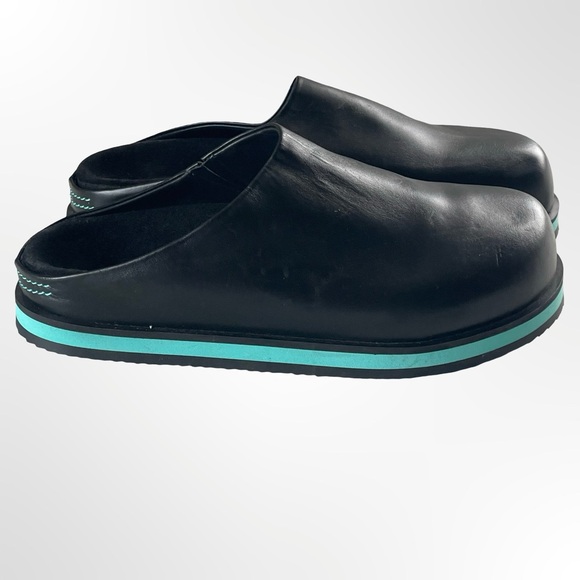 HAUS Black Slip-On Clogs with Teal Accent in Women's size 8.5 - Picture 3 of 7